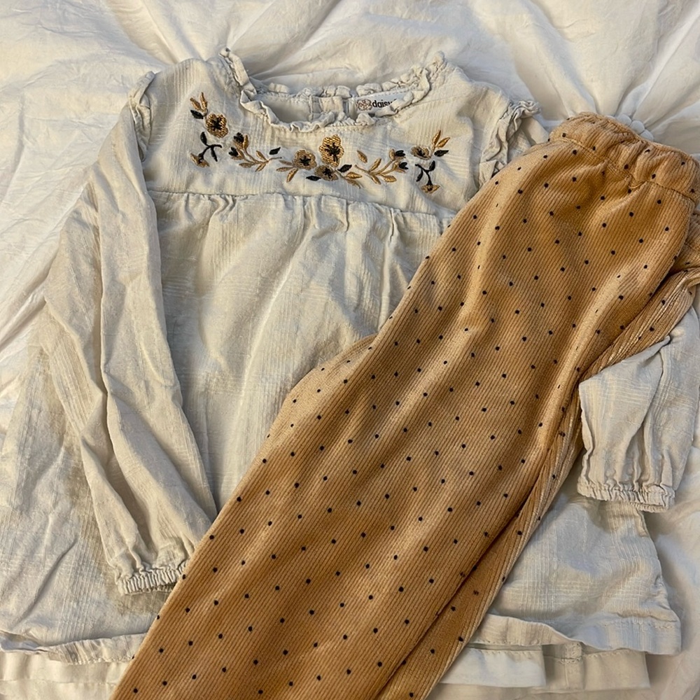 Daisy Fuentes outfit